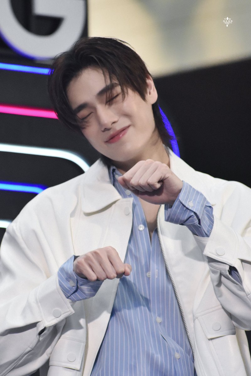 11.05.2025 ; ไปขุดรูปมาทำ อยากให้ทุกคนเห็นภาพสอง ทำผมใจละลายเลยอะ นั้นมันโคตรแมวเถอะ ออริจินัลของแท้ 🫶🐱🤍

Phuwin with Galaxy A56 

#GalaxyxPhuwin 
#phuwintang <a href="/phuwintang/">phuwintang</a>