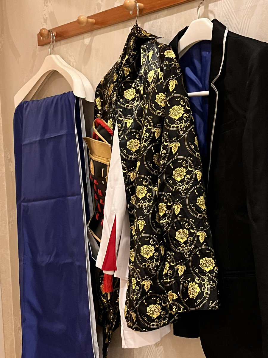 10時間スタジオの後、ロケ地近くのホテルに来てあと4時間後には着替えスタートするの元気すぎる🤣