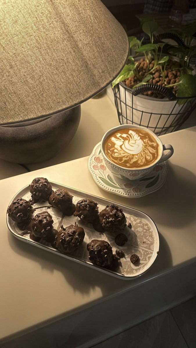 nina 𝜗ৎ tweet media