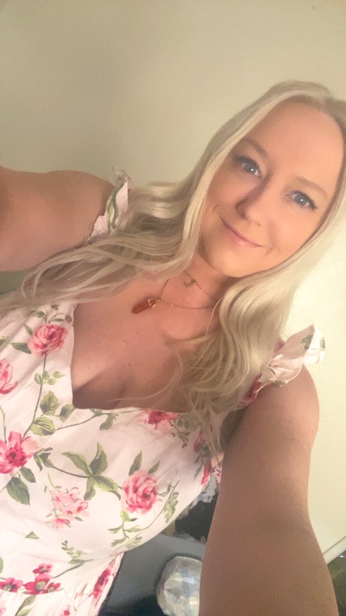 Mistress 🌙 tweet media