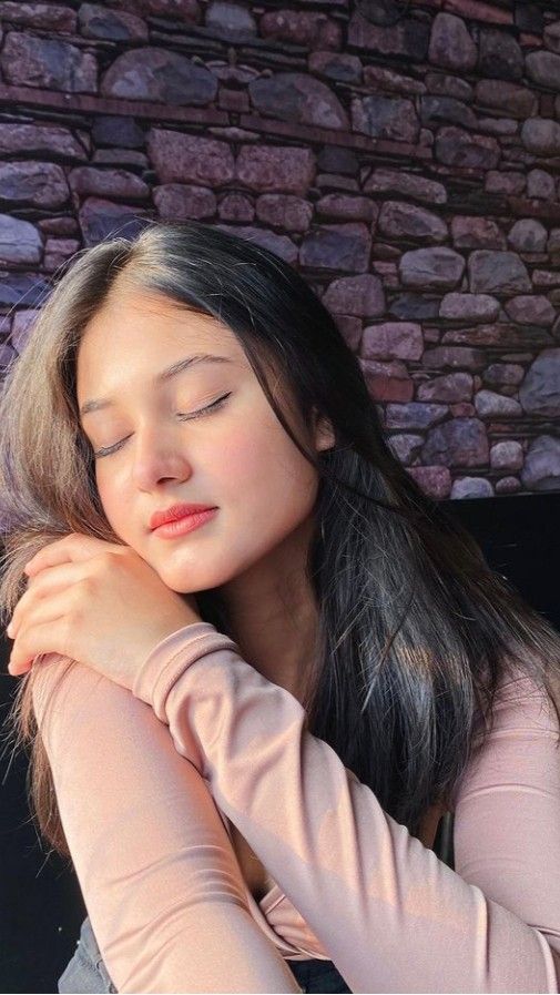 नींद बहुत कीमती चीज़ है??

इसीलिए इसे सोना बोलते hai

Tehran 

#Tabaahi