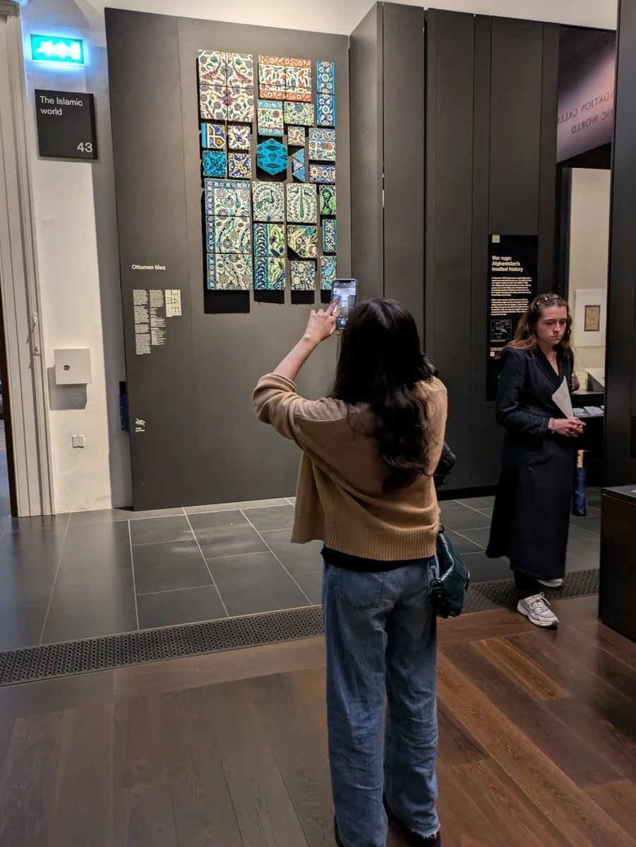 Winifred4301's tweet photo. Lost in frames, found in colors 🎨 https://t.co/LaGcClDPrz