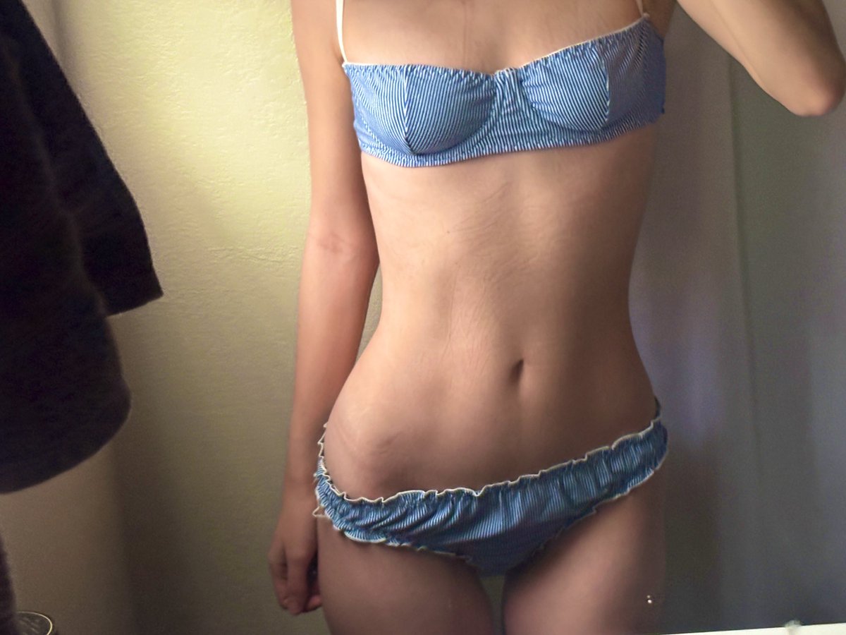 thecarbcunt's tweet photo. woke up looking absolutely perfect https://t.co/f0sDDBAT1h