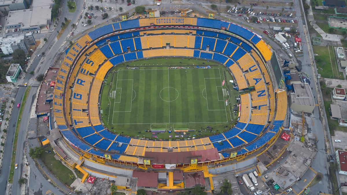LAMENTABLE! Así quedó el estadio de fútbol de la ciudad de Teherán 🇮🇷 después del bombardeo de USA 

No se reportan muertos por este ataque