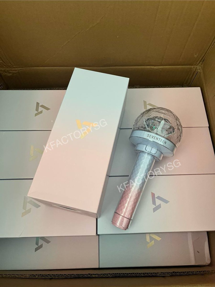 KFactorySG's tweet photo. 💎 INSTOCK💎

SEVENTEEN 10TH ANNIVERSARY LIGHTSTICK - CARAT BONG 

$70 each
✅Can connect to app &amp; update firmware
▪️Self collection 3 bus stops away from Clementi mrt

Follow tele channel or carousell @kfactorysg 

#NEW_SINGAPORE https://t.co/YvvXU5fVp5