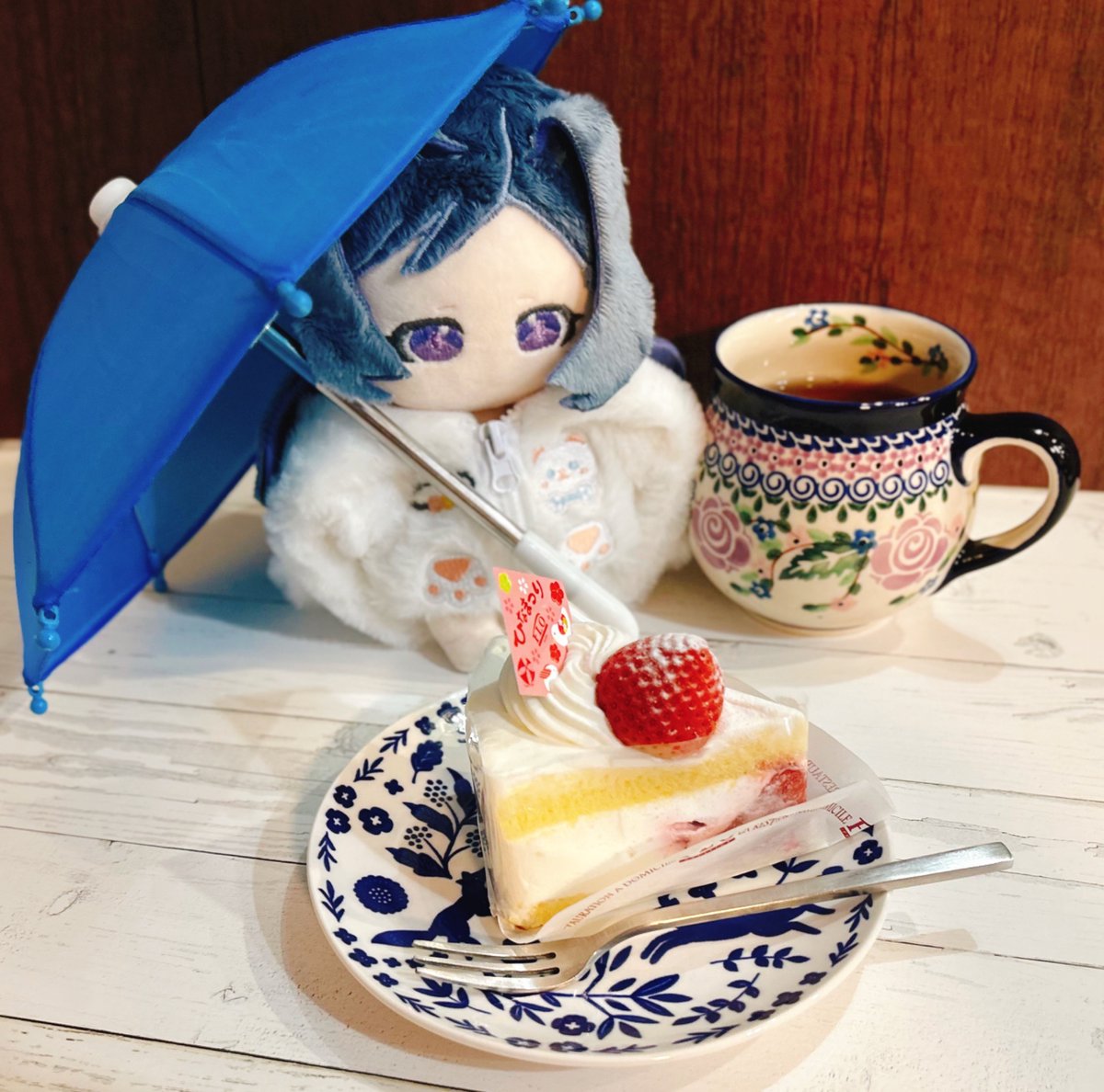 お茶会開催ありがとうございます〜☺️
ながよると言えばのいちごのけき🍓で参加です〜😋
傘祭り…今年も刺されてしまったのかな…☂️

#あわいの民エアお茶会
#祝ながよる発売記念日
#祝コミまも発売記念日
#あわいの民傘祭り