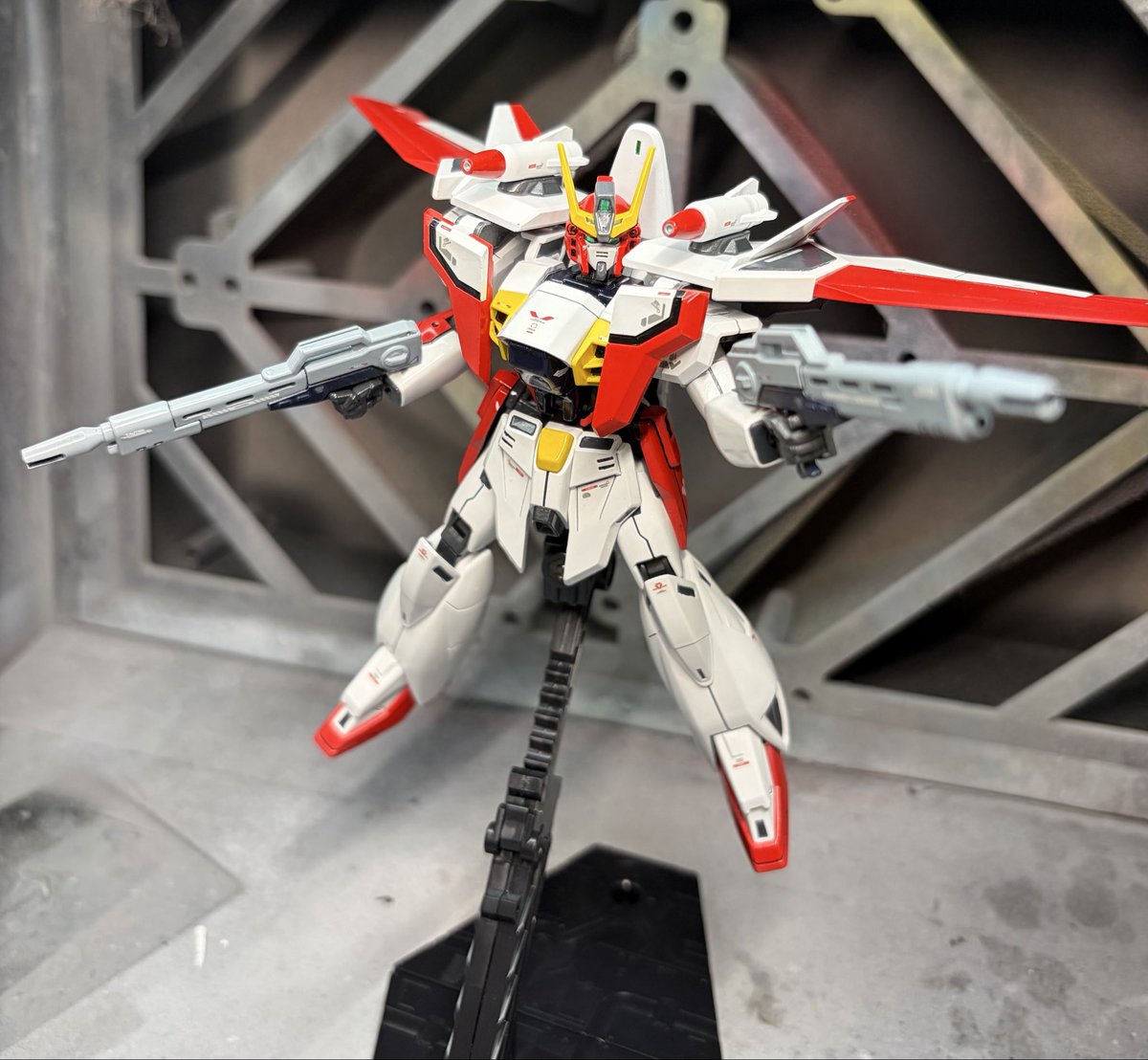 kitakaze3690's tweet photo. #ガンプラ
#ガンダムX
ガンダムエアマスター HGAWが完成しました。ちまちまデカールも貼ったりしましたが、背景が相変わらず汚くてすんません💦
何のかんのでガンダムXは好きな作品。
レオパルドの発売が楽しみ😊
ベルティゴとヴァサーゴ、アシュタロン(特にHC)のHGAW化もお願いします！ https://t.co/v2IAsuGTSs