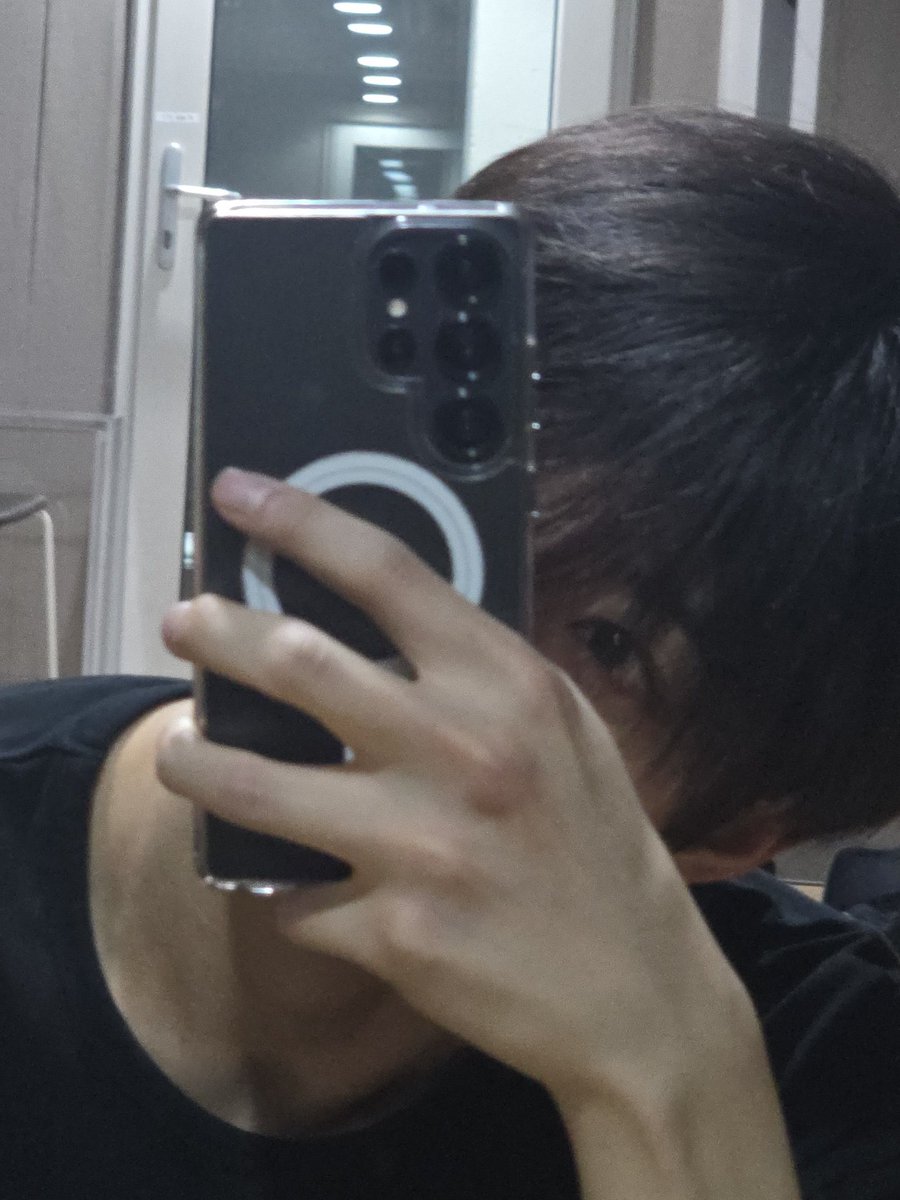 jang yonghoon pics tweet media