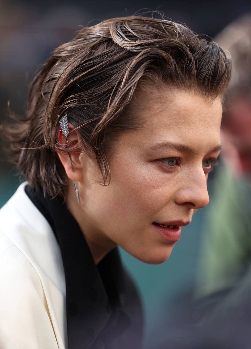 the vampire junira tweet media