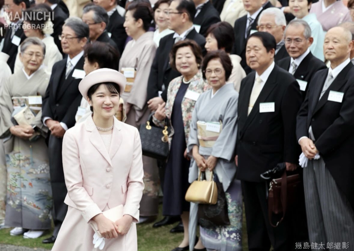 「憲法が言う、天皇の地位は「主権の存する日本国民の総意」に基づくとすれば、愛子さまが次期天皇になってしかるべきである。」