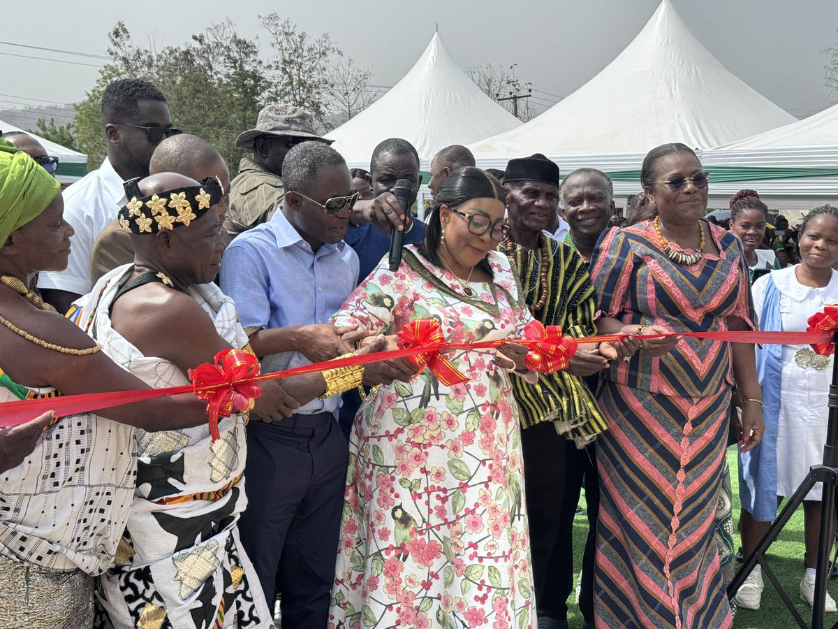 KMAkandoh's tweet photo. I joined the First Lady, H.E. Lordina Mahama, to commission a Maternity and Children’s facility at Asukawkaw in the Oti Region.

The construction was fully funded by the Lordina Foundation, a humanitarian initiative of our mother, H.E. Lordina Mahama.

We recognize this leadership and humanitarian vision and are truly grateful. This facility reflects a strong commitment to protecting life at its most vulnerable stages and demonstrates what can be achieved when public purpose is matched with credible partnership.