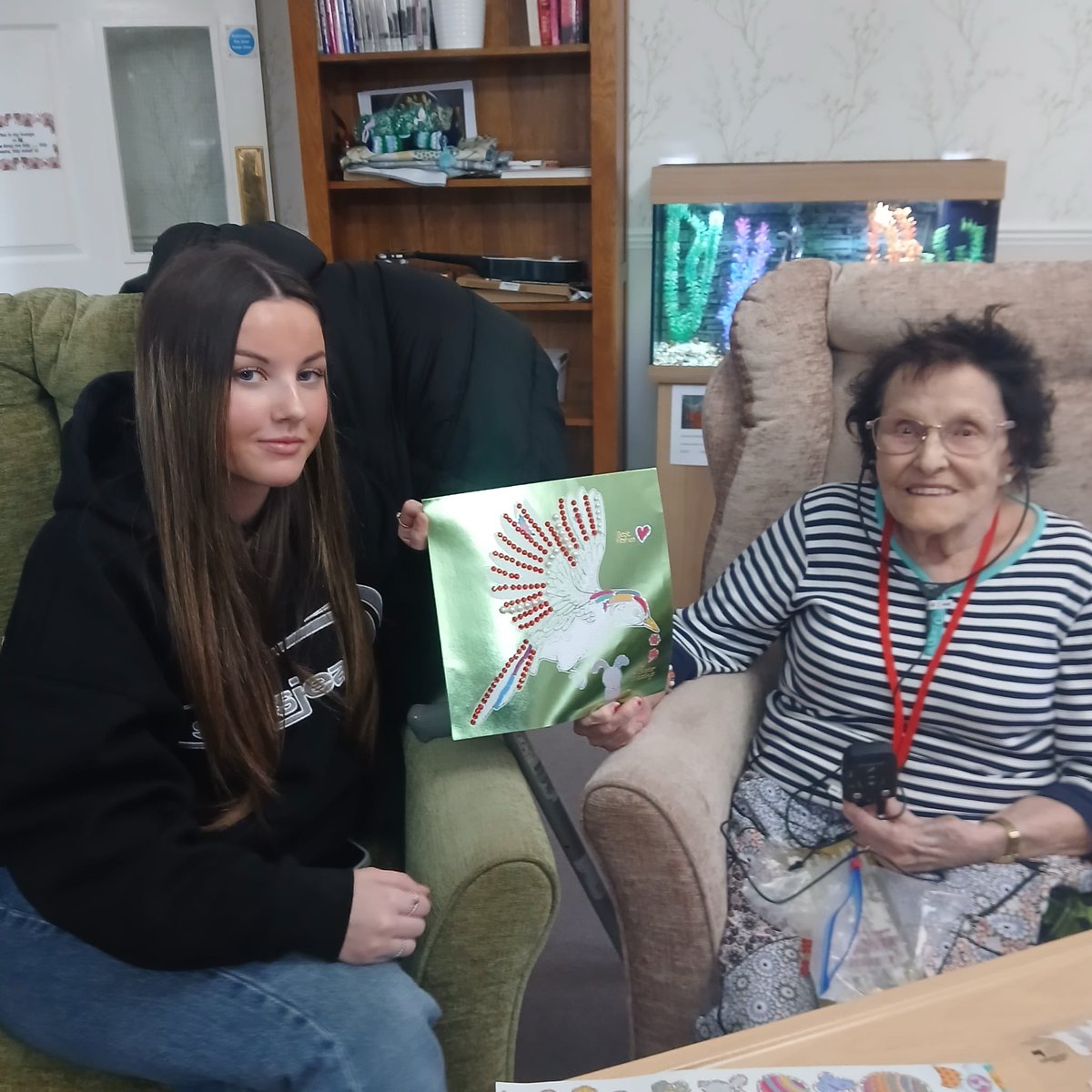Bristolcarehome's tweet image. 🐣🎨 Easter Creativity at Field House 🎨🐣

Resident Ruby had a wonderful time getting creative making Easter pictures to give to her friends ! 💚

#FieldHouse #EasterCrafts #CreativeMoments #WorkPlacement #Teamwork