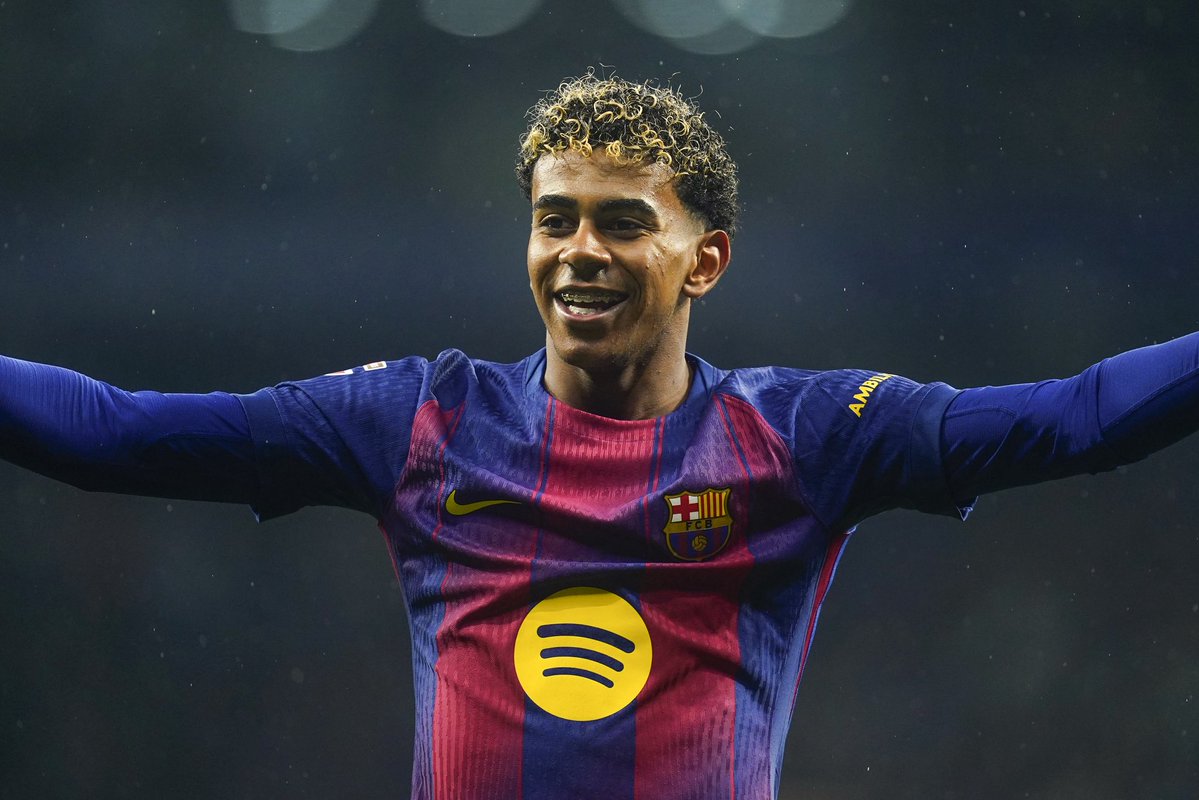 🚨 𝗟𝗔𝗠𝗜𝗡𝗘 𝗬𝗔𝗠𝗔𝗟 🇪🇸 𝗔𝗨𝗧𝗘𝗨𝗥 𝗗’𝗨𝗡 𝗧𝗥𝗜𝗣𝗟𝗘́ 𝗔𝗩𝗘𝗖 𝗟𝗘 𝗙𝗖 𝗕𝗔𝗥𝗖𝗘𝗟𝗢𝗡𝗘 !!!! 🤯💙❤️

Cette saison TCC (club + sélection) c’est 🥵 :

🏟️ 36 matches
⚽️ 𝟭𝟴 𝗕𝗨𝗧𝗦
🎯 𝟭𝟲 𝗣𝗔𝗦𝗦𝗘𝗦 𝗗𝗘́𝗖𝗜𝗦𝗜𝗩𝗘𝗦