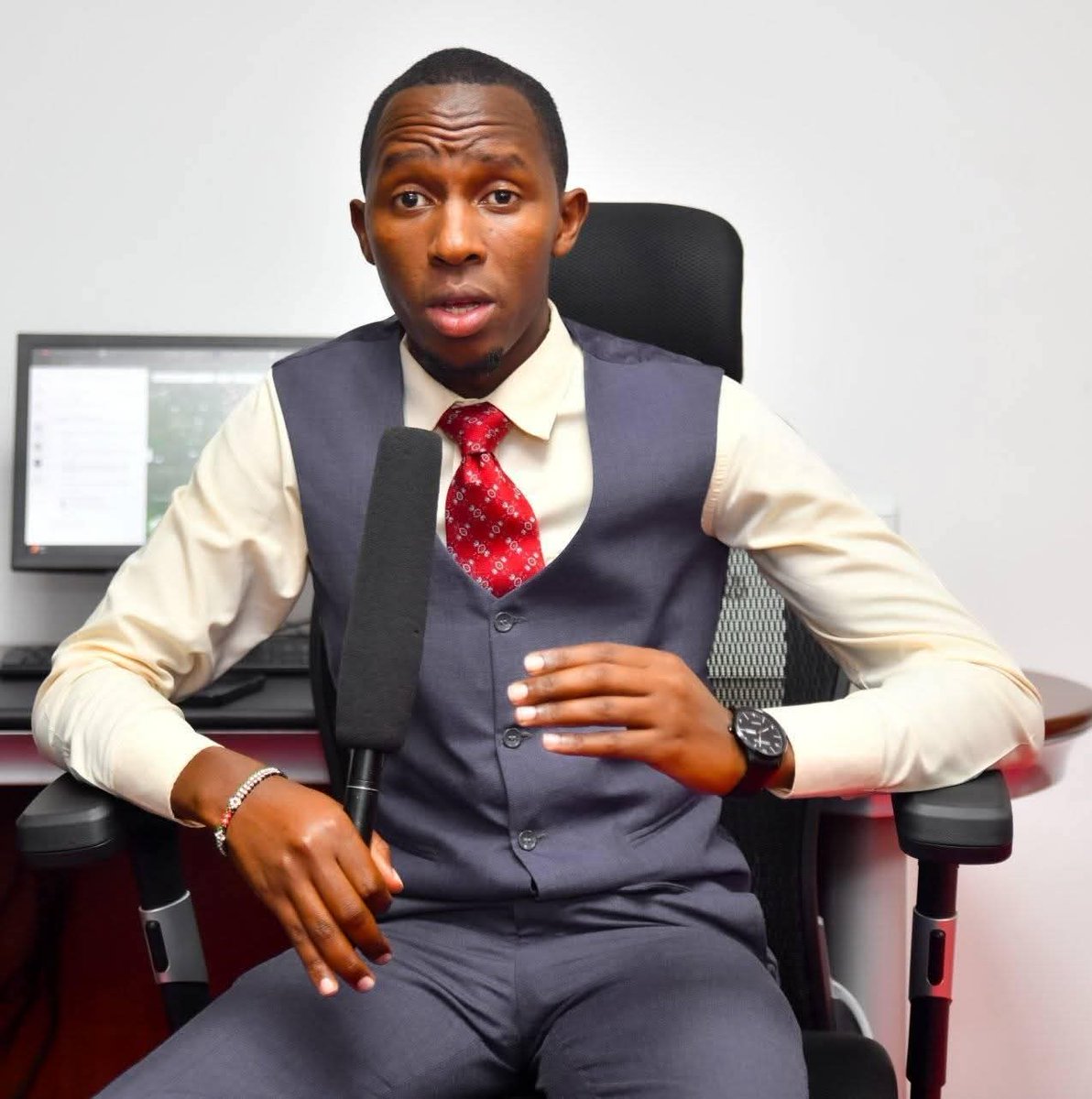 nckosgei's tweet photo. SAD UPDATE
The owner of this account was involved in a chopper accident that also involved Emurua Dikirr MP Johanna Ngeno Kipyegon and has sadly passed away.

Rest in peace, Journalist Nick Kosgey. https://t.co/lqJgEviKJQ