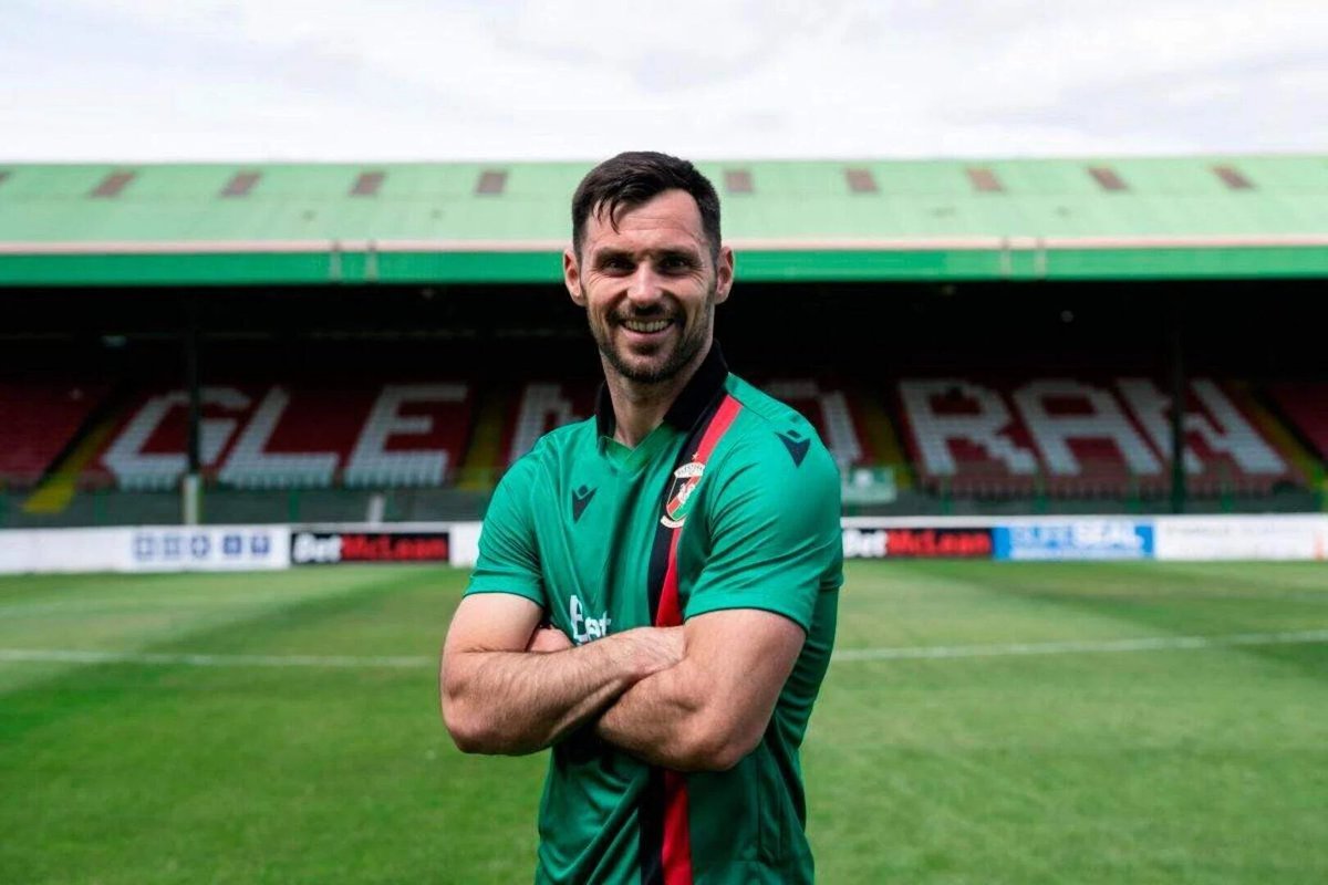 NIStats's tweet photo. ⚽️ Pat Hoban's Stats since joining @Glentoran 
2⃣8⃣ Apps
2⃣,3⃣9⃣7⃣ Mins Played
2⃣7⃣ Goals
1⃣3⃣ 1st Half
1⃣4⃣ 2nd Half
1⃣4⃣ Home
1⃣3⃣ Away
5⃣ Pens
8⃣ Headers
3⃣ Hat-Tricks https://t.co/eBsyLaf9rL
