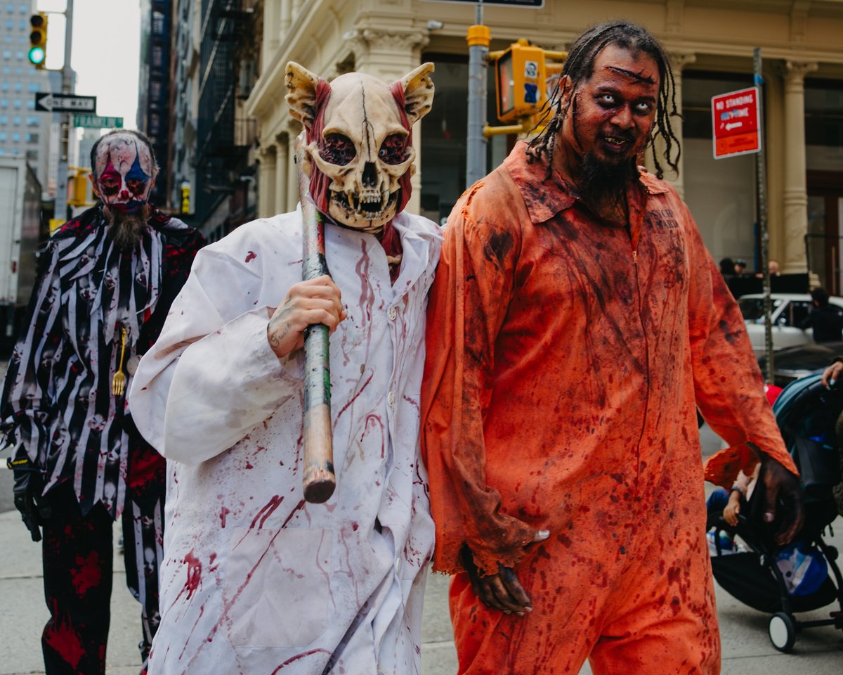 Blood Manor tweet media