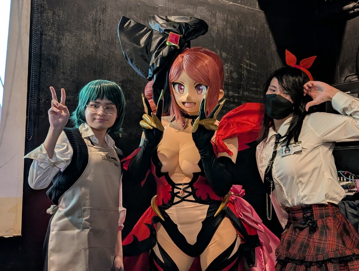 jBQ0OkqOas75441's tweet photo. マジカミ同窓会お疲れ様でした！
抽選会でまさかの色紙頂けるとは！
大事にします！
初のMGCMCE試しプレイ面白かったです✨️
りりちゃんの2020EVOドレスたまらでした‼️
色んな方とお話＆裏話など
させて頂き感無量でした！

マジカミ愛に溢れた奇跡の集い
これからも無限の可能性を信じ��ます🙏 https://t.co/PAqxbhahwi