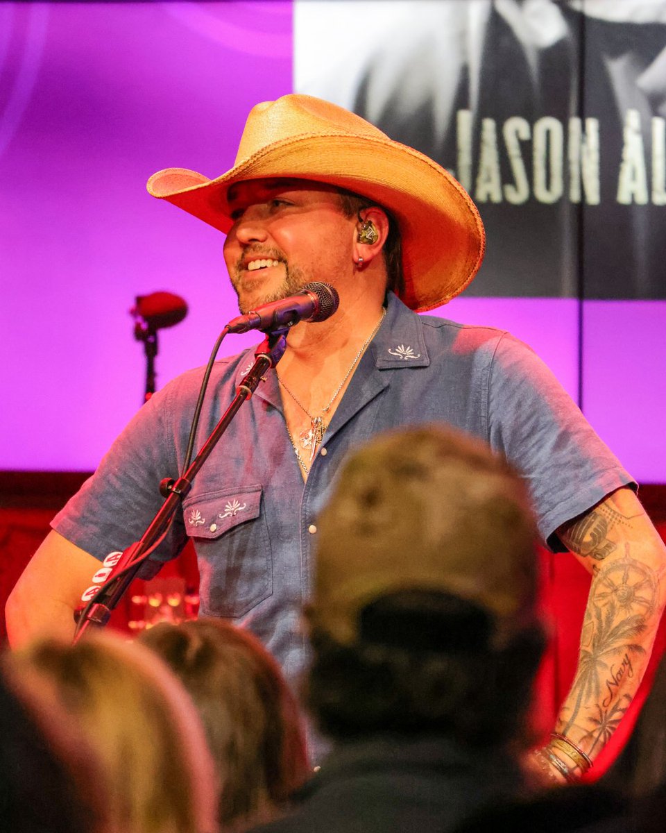 Jason Aldean's tweet media