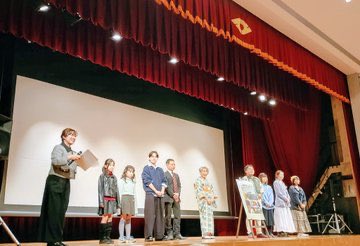 macyako53's tweet photo. 大阪芸術大学映像学科西組制作 #映画マージナルにいる 上郡上映会🎬ありがとうございました😊兵庫県上郡町生涯学習支援センター大ホール満席。1部は立見が出るほど👏3月1日はあべのアポロシアターで上映🎬入場無料なのでぜひ！
#フリーアナウンサー橋本昌子 
#女優橋本昌子
#司会橋本昌子 #まちゃこ☆ https://t.co/I8j0SGfYrY