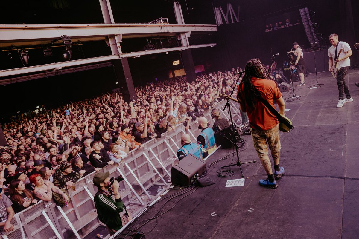 Chris DeMakes tweet media