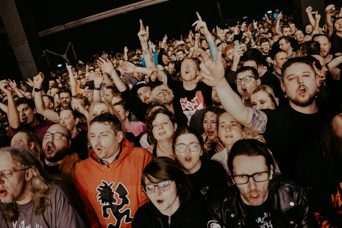 Chris DeMakes tweet media