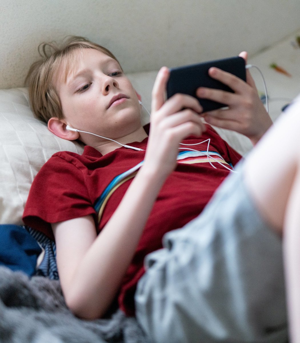 pubity's tweet photo. Researchers have discovered that "brain rot" may be real, and short form content is the cause.

Dozens of studies have confirmed excessive consumption of short form video can cause anxiety, depression, poor cognition and loneliness. https://t.co/JTQXEMU8zw