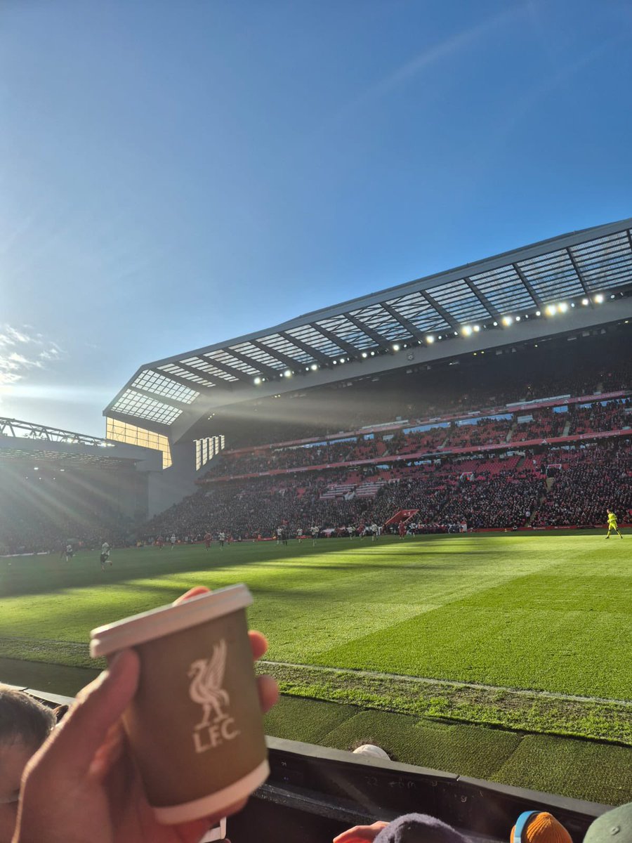 Café em Liverpool.