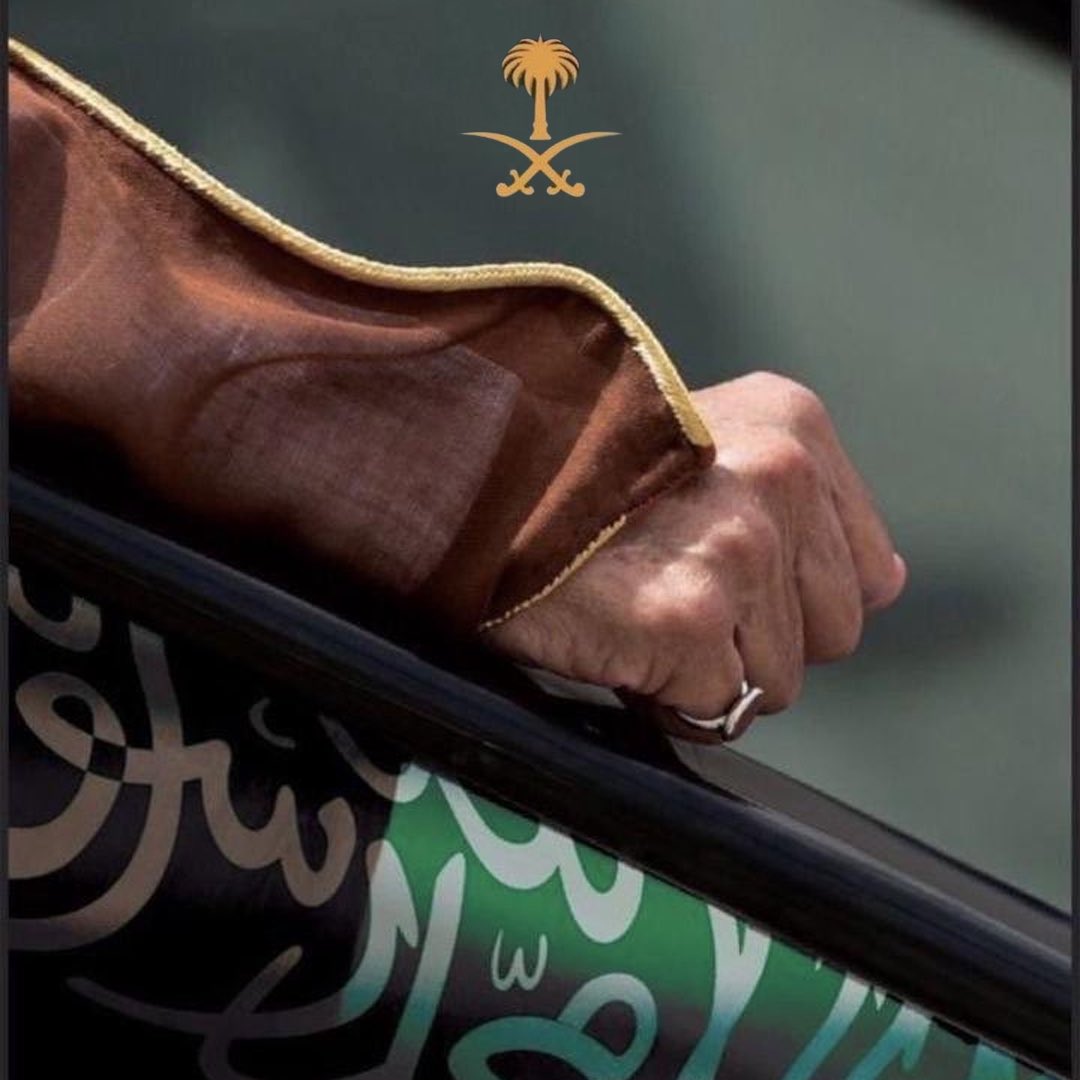 LikeCard - لايك كارد tweet media