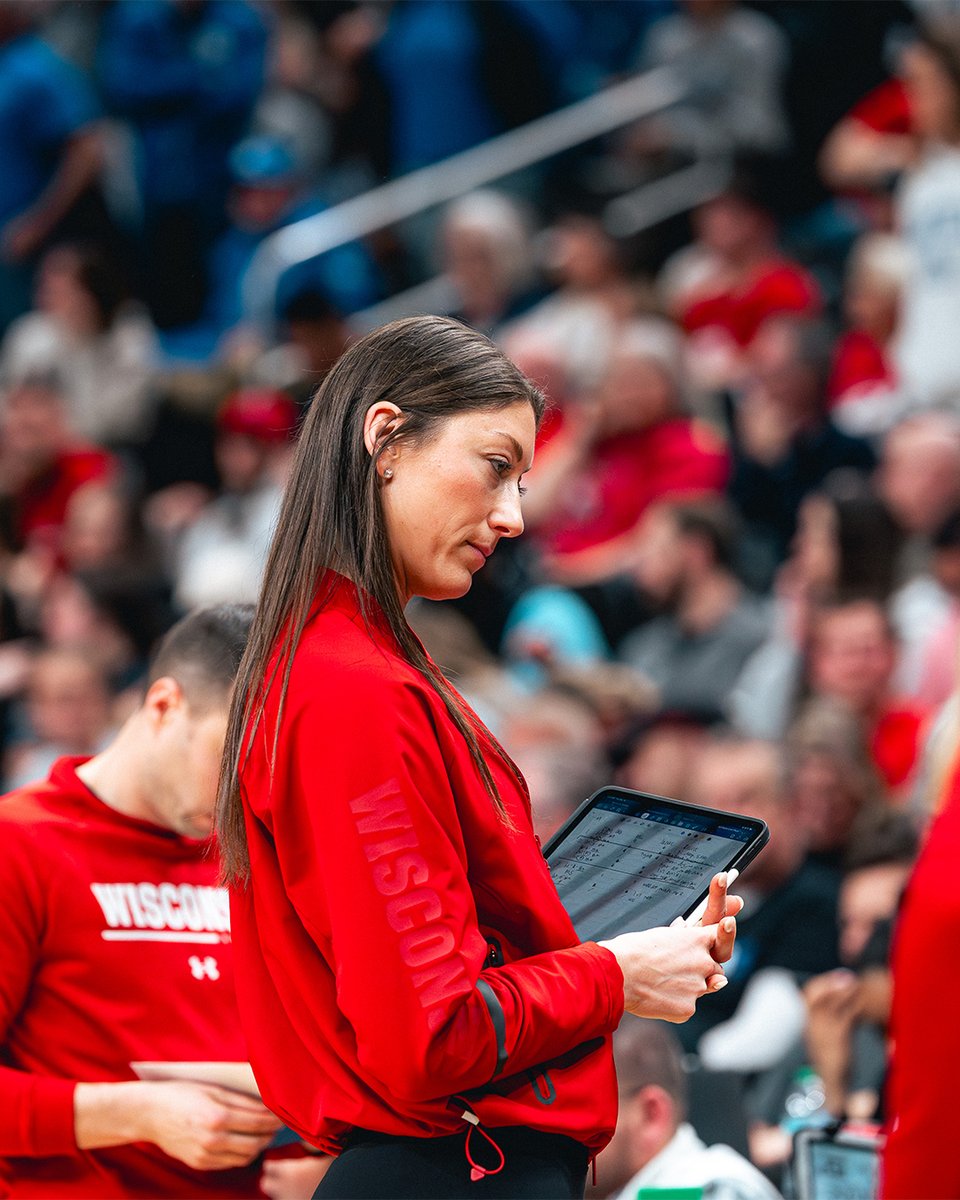 Wisconsin Volleyball tweet media