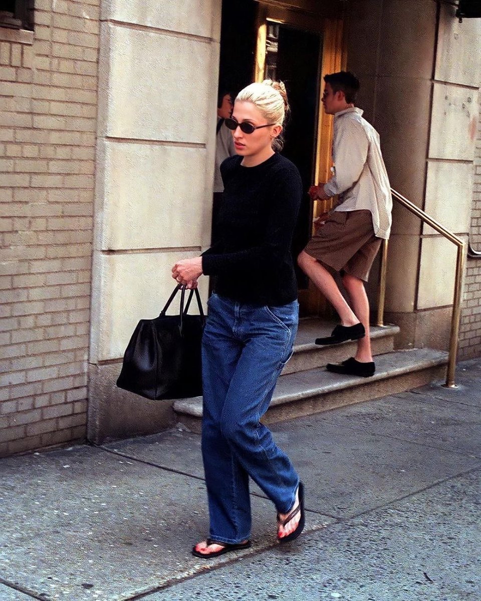 Rxxdrx0's tweet photo. Ohhh to being Carolyn Besset during the 90's https://t.co/bZeMT4ieFG