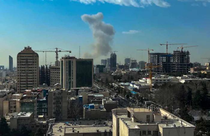 ➡️Al menos 5⃣1⃣ personas murieron y otras 60 resultaron heridas tras un ataque aéreo estadounidense-israelí contra una escuela primaria de niñas en la ciudad de Minab, en el sur de #Irán🇮🇷
🔗acortar.link/NjzCrq