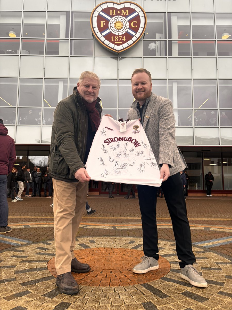 Angus Robertson tweet media