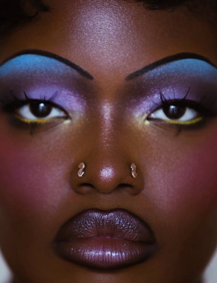 Absolutrey JAW-DROPPING makeup look by Akil McCoy.🪡
