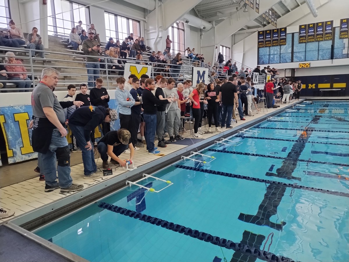 Clinton STEM tweet media