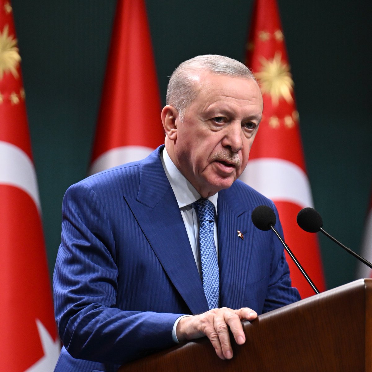 Cumhurbaşkanı Erdoğan: "İran'a yönelik Netanyahu'nun kışkırtmalarıyla başlayan Amerika-İsrail saldırılarından derin üzüntü ve endişe duyuyoruz.

Aynı şekilde İran'ın Körfez ülkelerine yaptığı saldırıları da kabul edilemez buluyoruz."