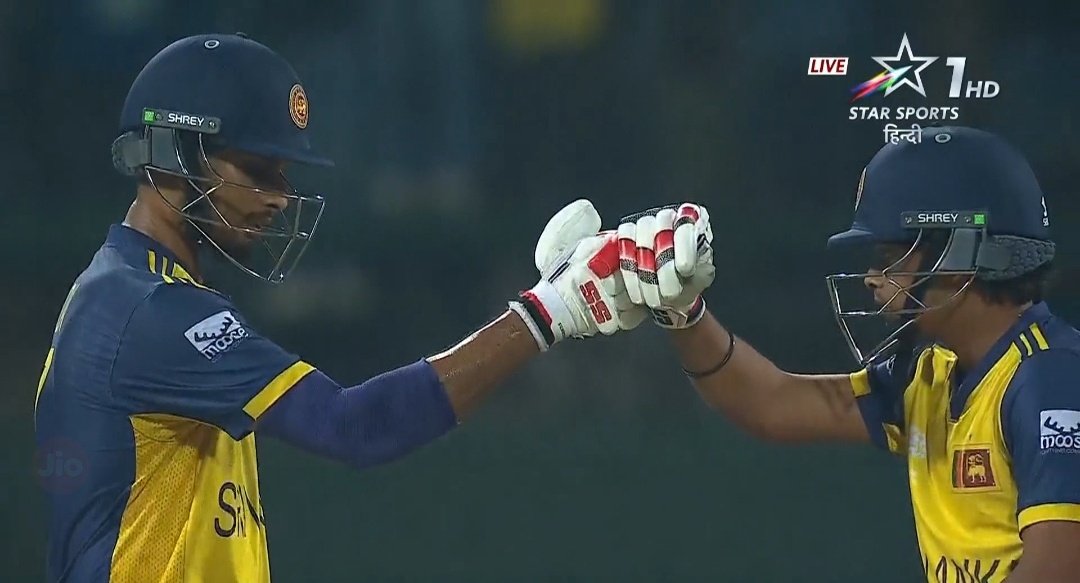 Dasun shanaka What a knock man 🫡 take a bow , 76 in 31 balls with 8 sixes 🔥 
#SLvPAK