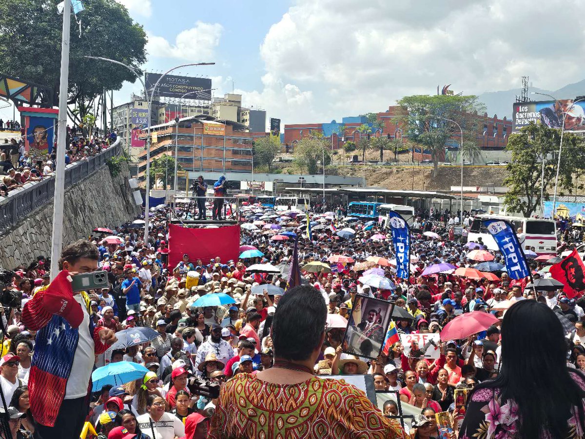 MatuteYza's tweet photo. El Pueblo de Venezuela sigue defendiendo su verdad Histórica.

No dejaremos de luchar por la libertad, la Soberanía, la autodeterminación y la justicia. https://t.co/cuwTl57ofM