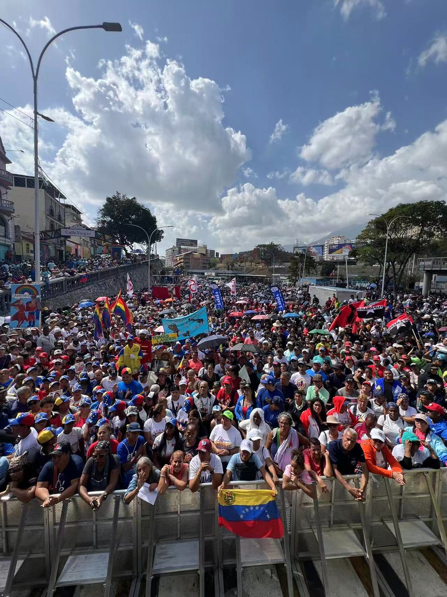 MatuteYza's tweet photo. El Pueblo de Venezuela sigue defendiendo su verdad Histórica.

No dejaremos de luchar por la libertad, la Soberanía, la autodeterminación y la justicia. https://t.co/cuwTl57ofM