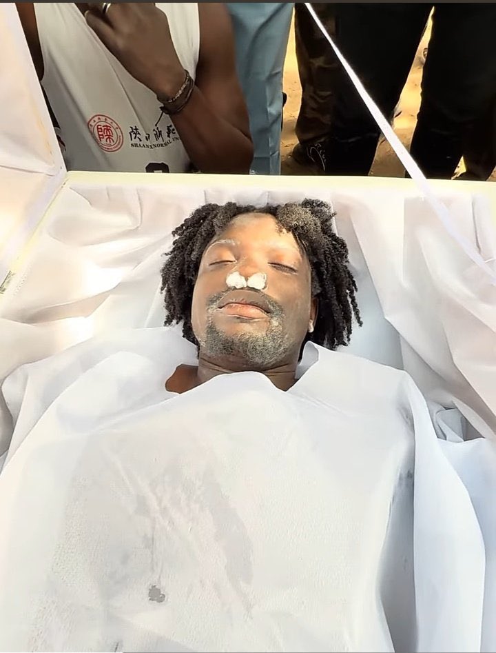 No matter how hard this guy tries to shift the attention of everyone from the incessant k://ings in Nigeria
I don’t think he can overflood the amount of bad news 

Every rubbish it’s expiry date
He even went as far as faking death (that’s if he’s not dead already)
VDM RIP