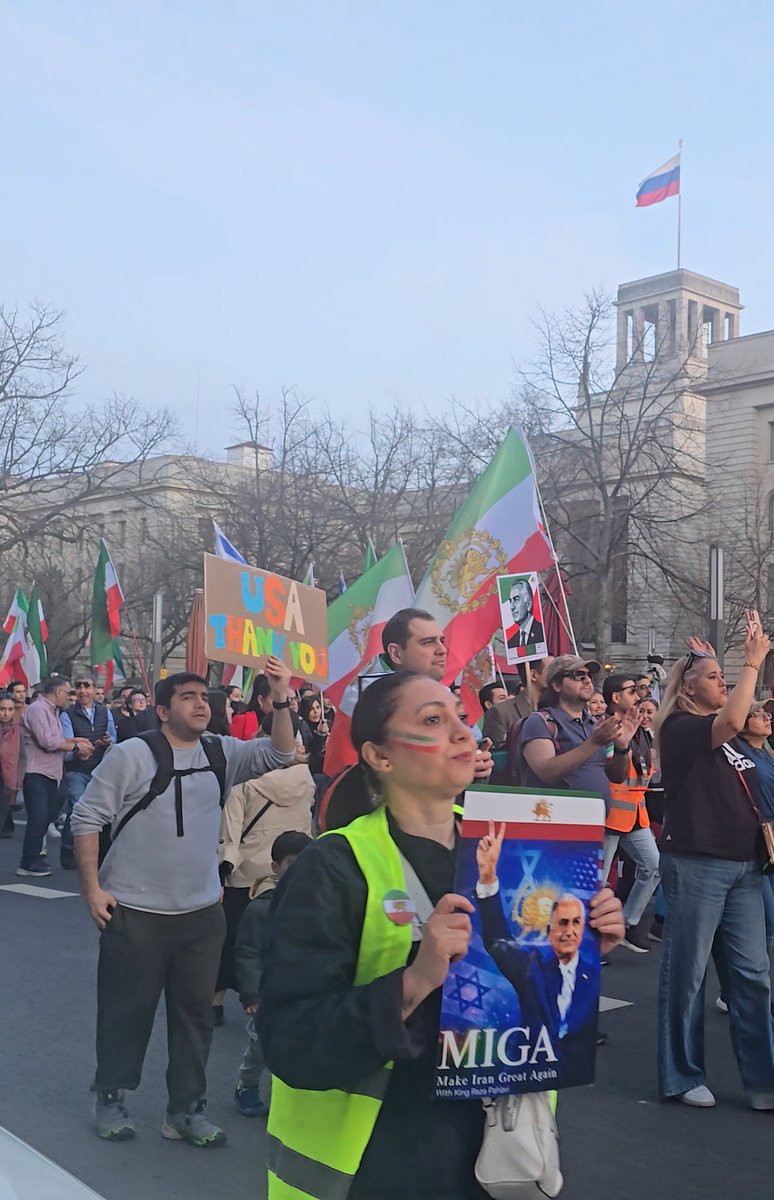 Mariain_paris's tweet photo. #berlinnow #ThankYouTrump #thankyouusa #Iran https://t.co/AqQgYye1W6