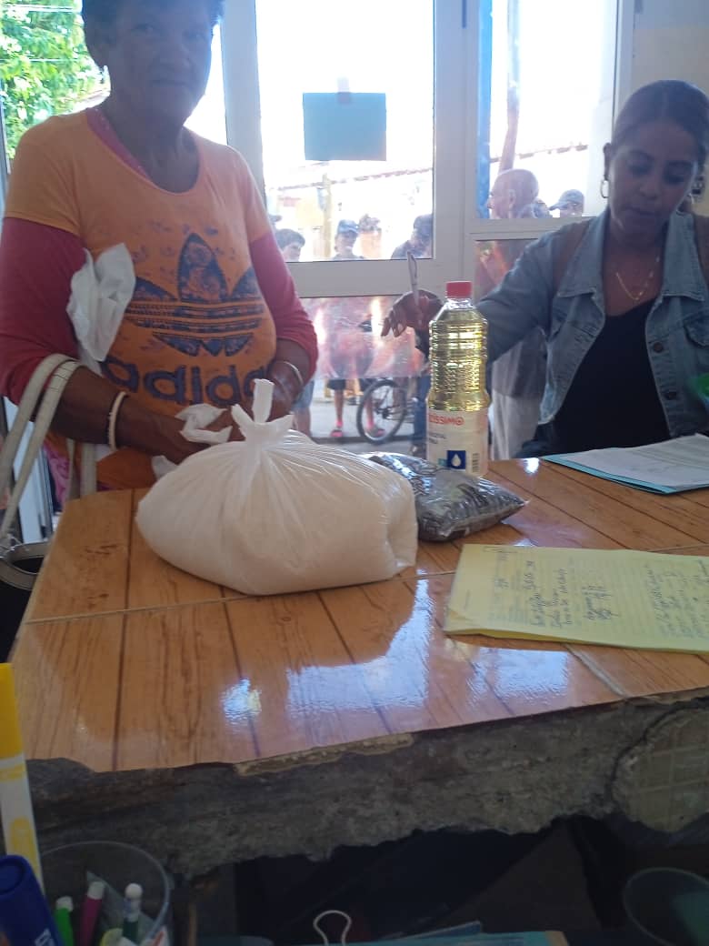 Se reciben en nuestras unidades donativos enviados desde el hermano país de México y de procede a la rápida entrega a la población 
 #PinardelRío
<a href="/MincinCuba/">Comercio Cuba</a>