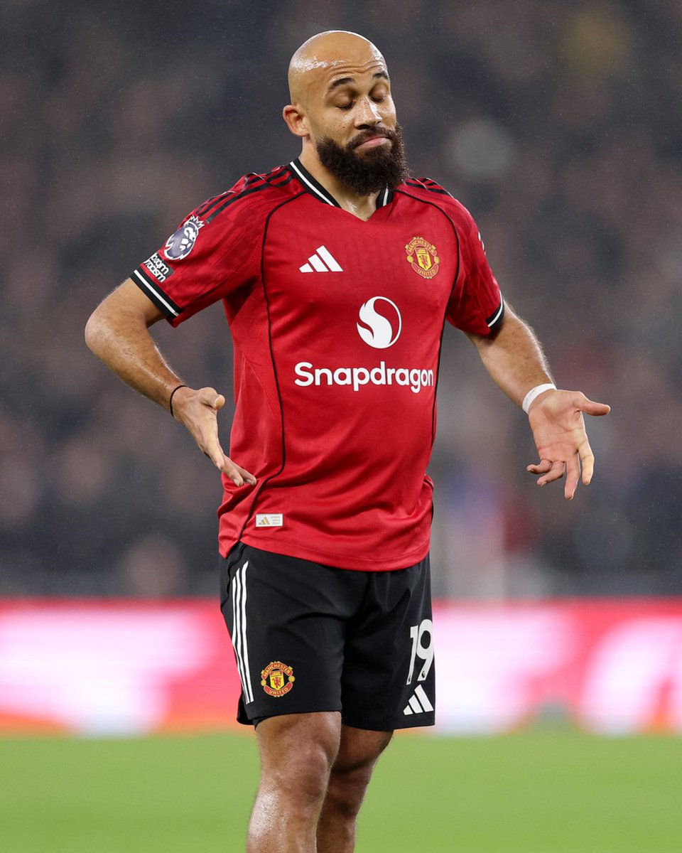 Man Utd went from chasing BRENTFORD at 7th to;

Chasing LIVERPOOL at 6th
To chasing CHELSEA at 5th 
To chasing CHELSEA from 4th

 on SUNDAY, we are not chasing ASTON VILLA again, we will sit in 3rd

now our focus is  on MAN CITY, with time, 

I don't think there's a need to chase