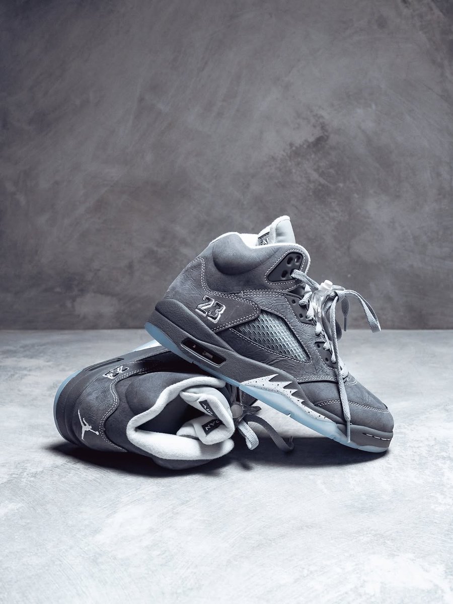 JustFreshKicks tweet media