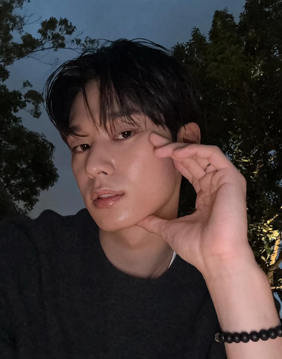 dailyljy's tweet photo. unfiltered juyeon selfies https://t.co/c862Xjd9Ph