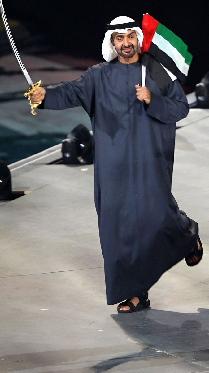 ويـبـقـى وطـني شامـخاً بالعـز و الگرامـة ... ⚔️🇦🇪
#محمد_بن_زايد