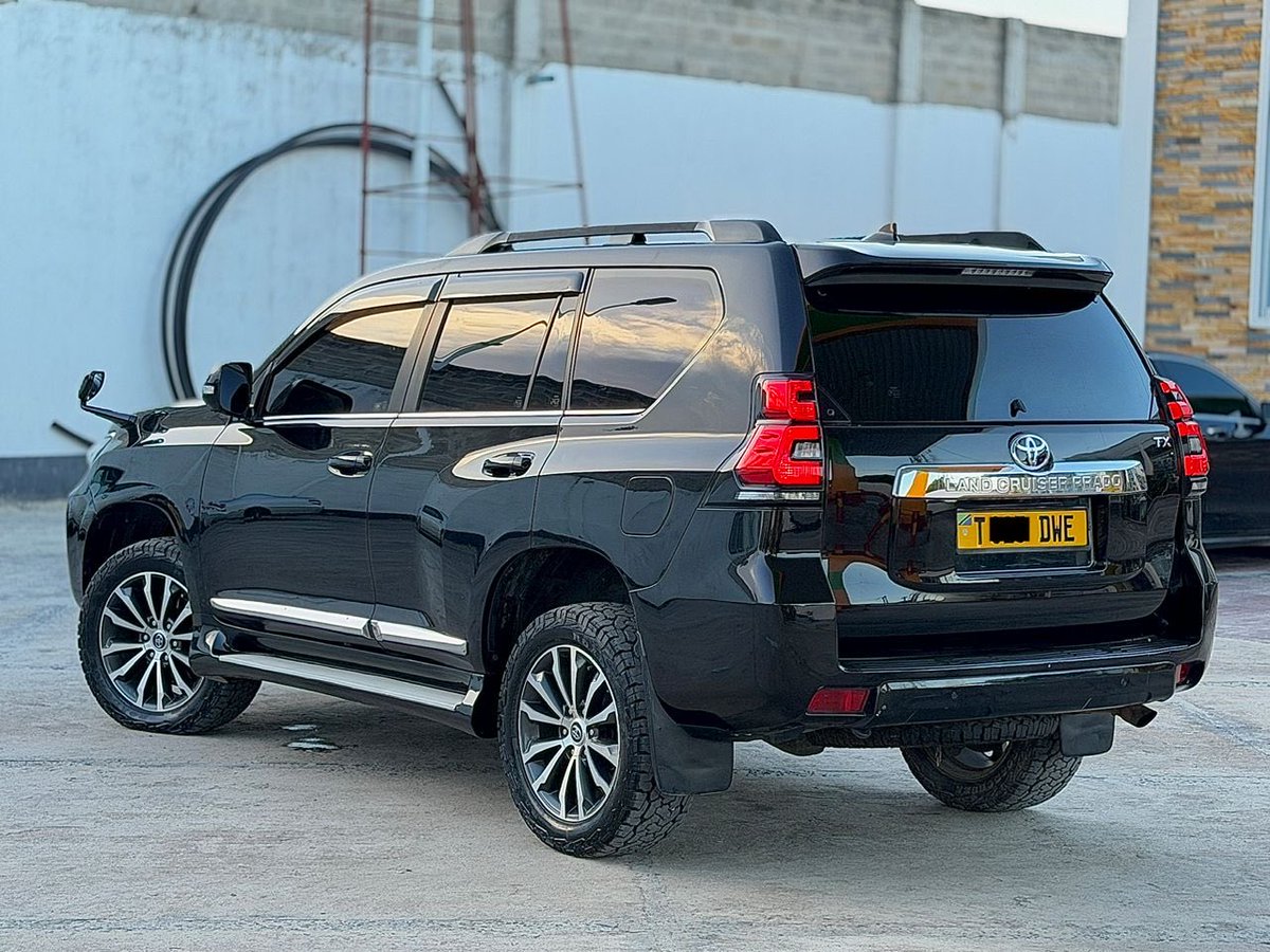 kixe_magari's tweet photo. LANDCRUISER PRADO
Year: 2018
Color: BLACK
fuel: PETROL
Engine: 2600cc2TR
Seats: 7
PRICE: 88,000,000/-
Call 0786510837
EXCHANGE ALLOWED https://t.co/lZajCfGicq
