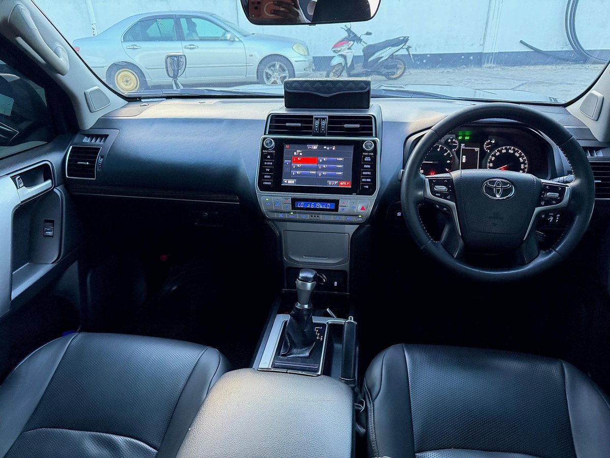 kixe_magari's tweet photo. LANDCRUISER PRADO
Year: 2018
Color: BLACK
fuel: PETROL
Engine: 2600cc2TR
Seats: 7
PRICE: 88,000,000/-
Call 0786510837
EXCHANGE ALLOWED https://t.co/lZajCfGicq