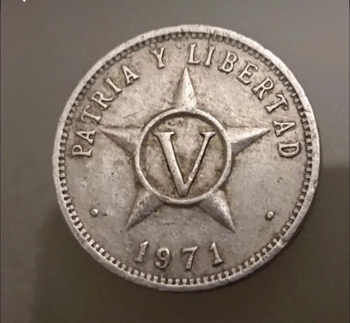 clau_tropiezos's tweet photo. La moneda de 5 centavos de Cuba, lo tenía claro 👍 https://t.co/yEldkuUM9H