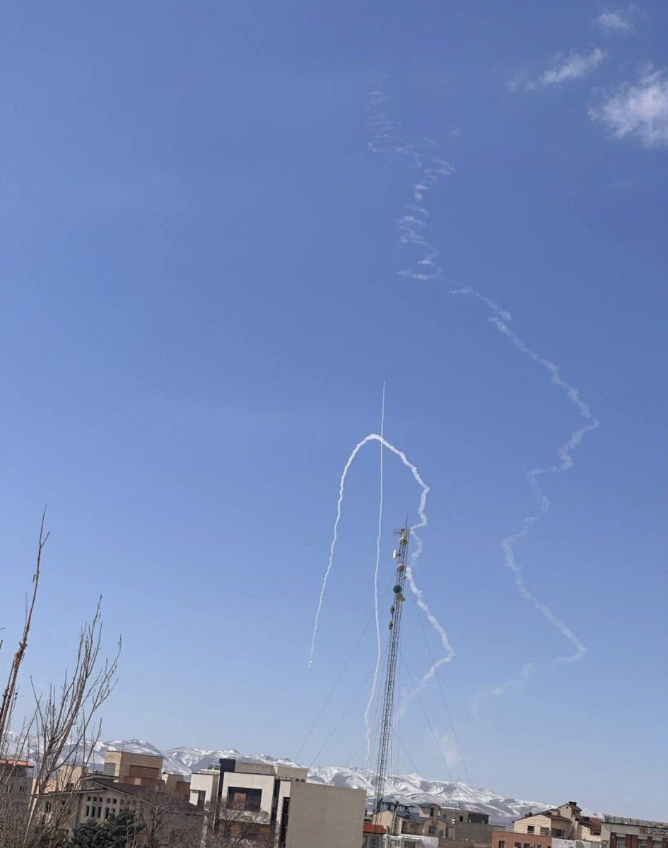 Attention aux informations en provenance des propagandistes de LFI .
Ces mafieux continuent les mêmes mensonges que pour Gaza.
L’école qui a été touchée dont plusieurs enfants ont été tuer provenait des projectiles d’un missile iranien qui a raté sa cible !