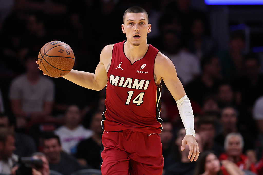 srfernba's tweet image. TOP 🥉 NBA 🏀

Tyler Herro Over 17.5 Pts

Más del 80% de los partidos de esta temporada. Más de 3/3 partidos sin Powell esta temporada. Jugó 32 minutos el último partido. Más de 12/14 juegos cuando se juegan más de 23 minutos.

#FreePicks #Tyler #Herro #PlayerProps #Miami #Heat
